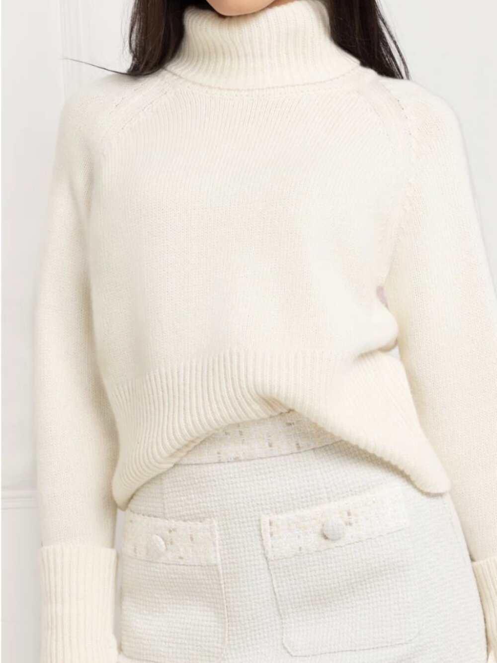 Aavelle Cashmere Blend Cropped Roll Neck (Chantilly) M/L